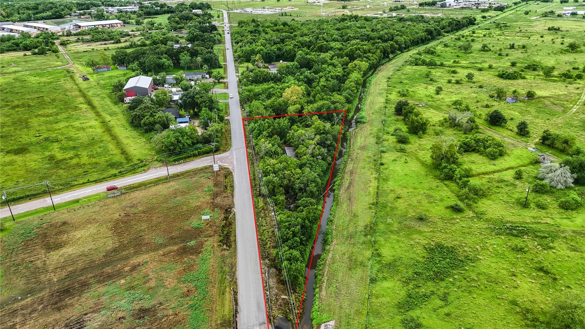 1011 County Road 129, Alvin, TX 77511 1011 County Road 129, Alvin, TX 77511