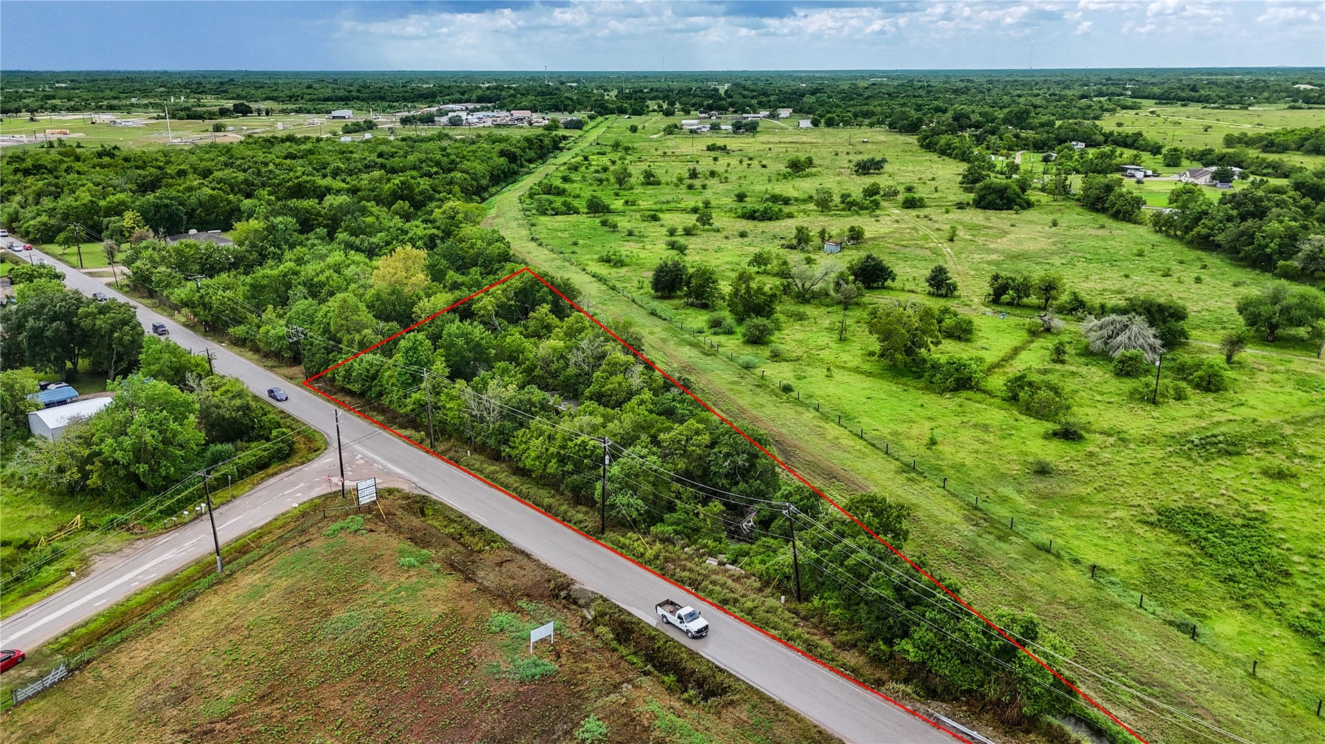 1011 County Road 129, Alvin, TX 77511 Opportunity Awaits