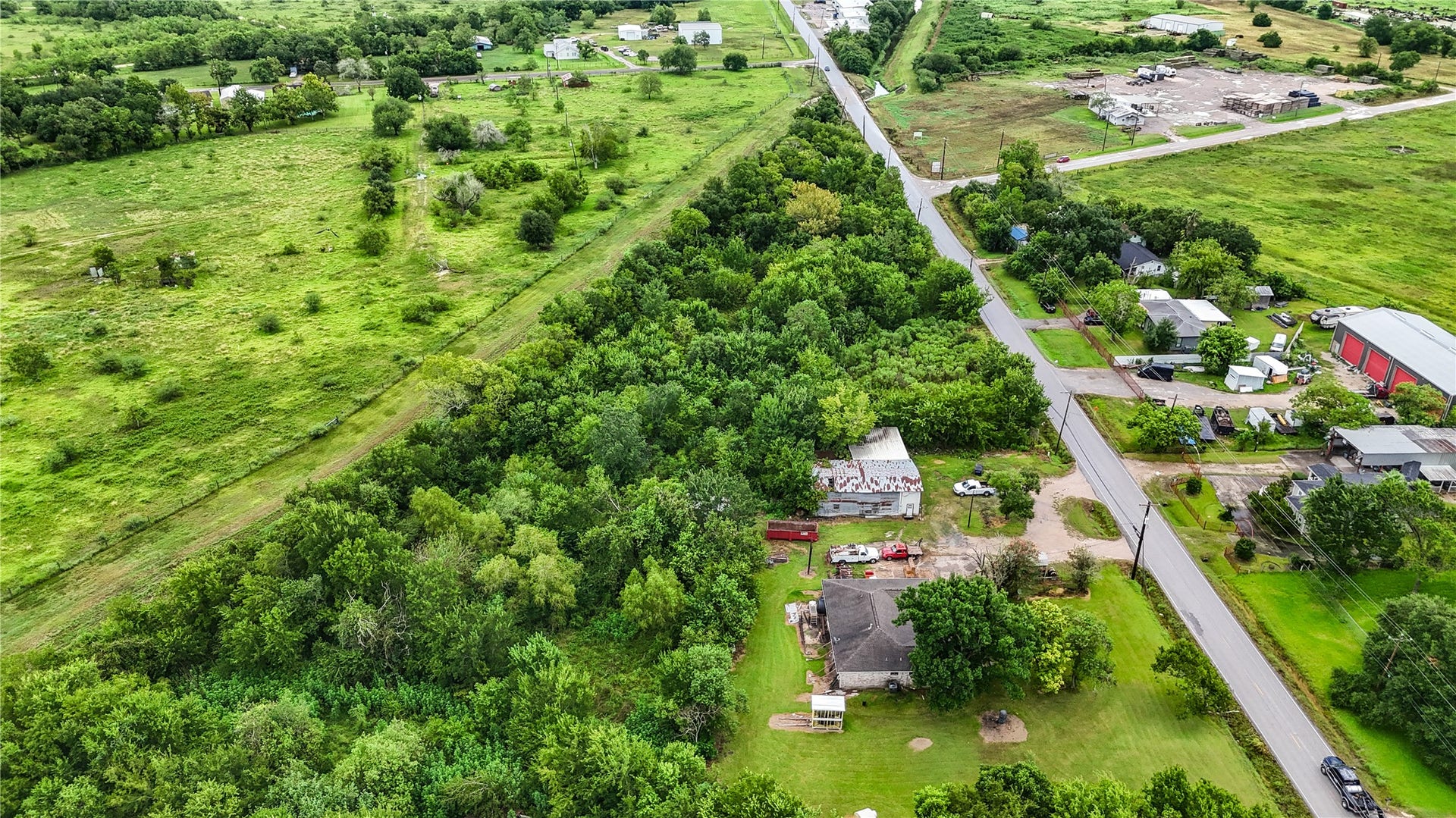 1011 County Road 129, Alvin, TX 77511 1011 County Road 129, Alvin, TX 77511