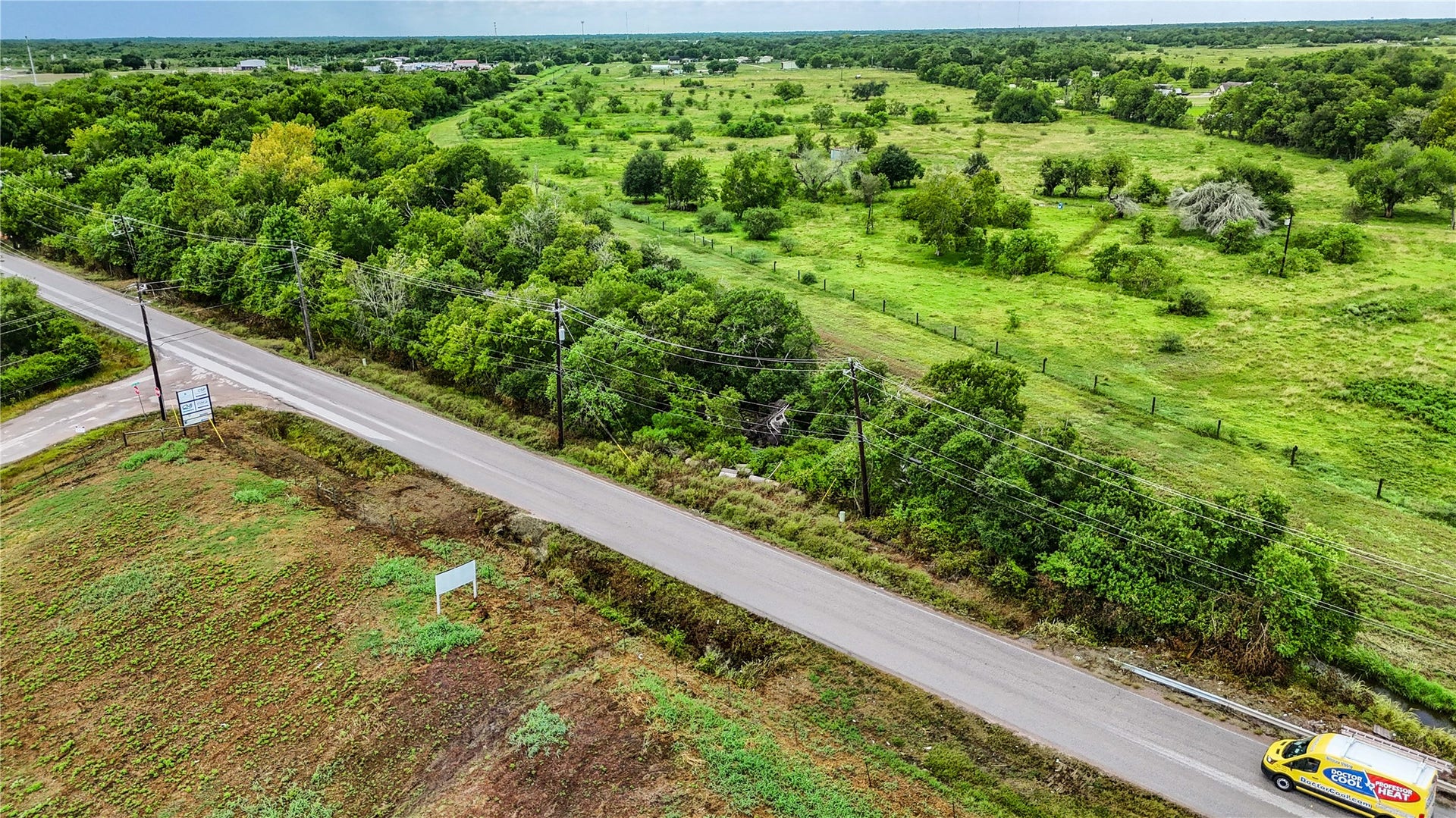 1011 County Road 129, Alvin, TX 77511 1011 County Road 129, Alvin, TX 77511