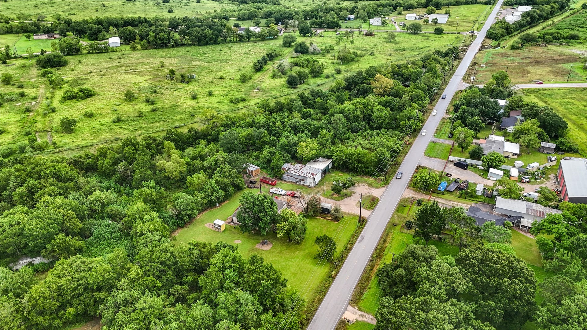 1011 County Road 129, Alvin, TX 77511 1011 County Road 129, Alvin, TX 77511