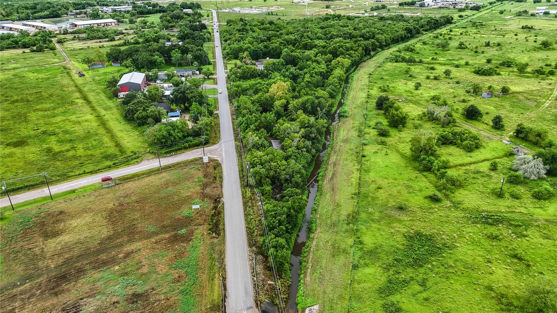 1011 County Road 129, Alvin, TX 77511 1011 County Road 129, Alvin, TX 77511