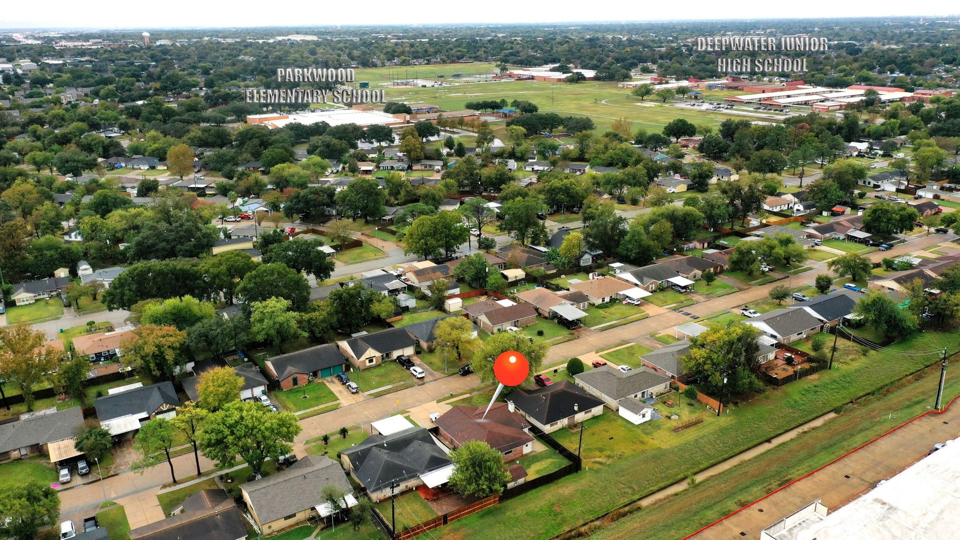 3805 Darling Avenue, Pasadena, TX 77503 Prime Location: Parkwood Elementary School & Deepwater Junior High School are located in the subdivision.