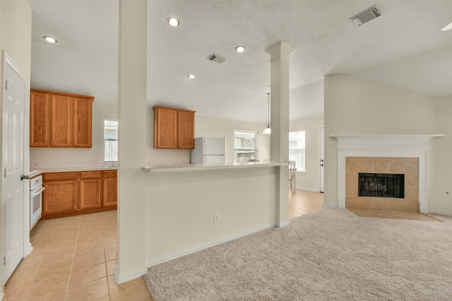 5707 Emerald Brook Lane, League City, TX 77573 5707 Emerald Brook Lane, League City, TX 77573