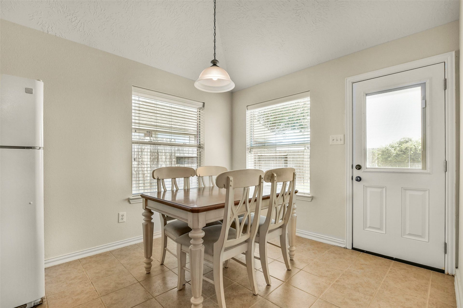 5707 Emerald Brook Lane, League City, TX 77573 5707 Emerald Brook Lane, League City, TX 77573