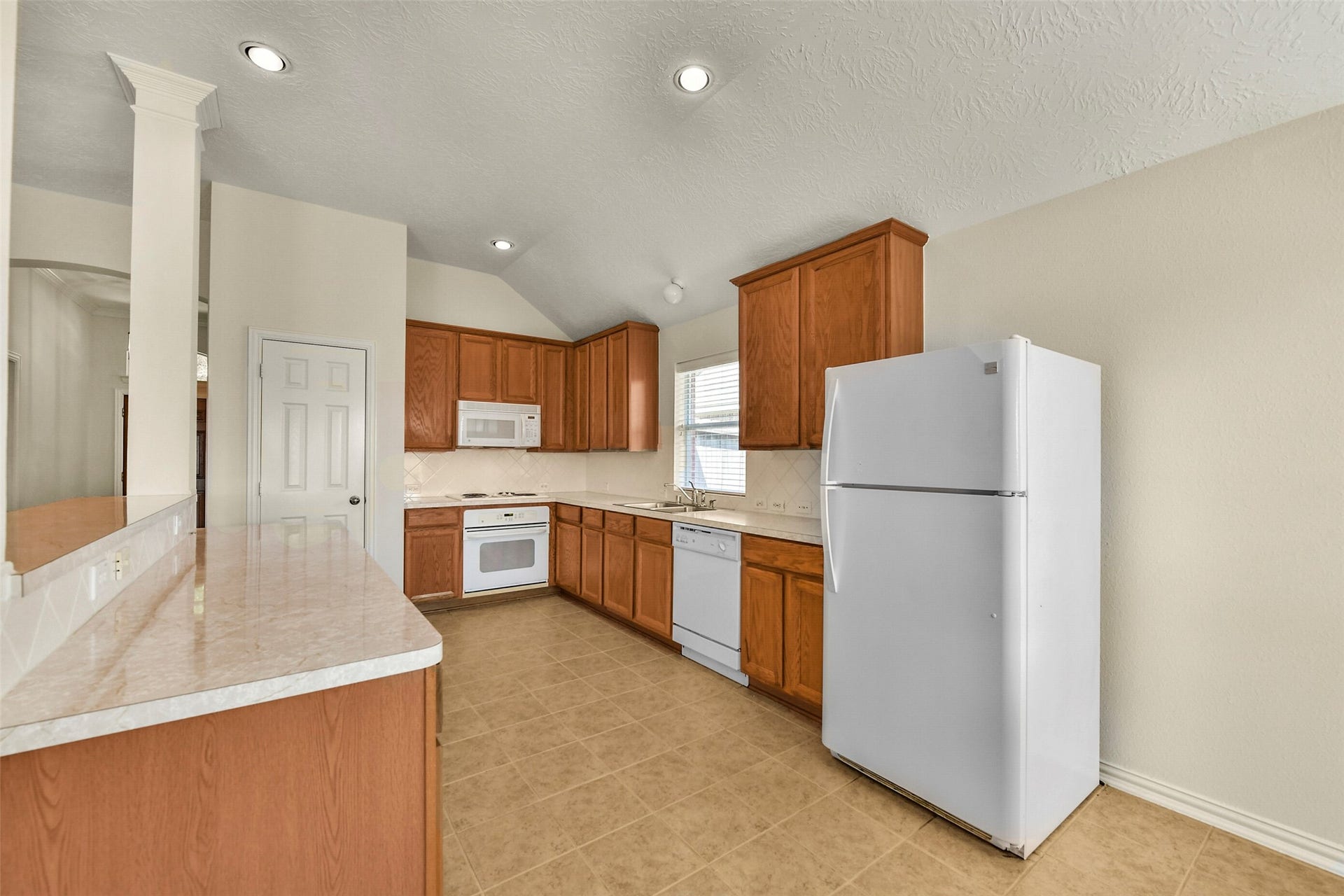 5707 Emerald Brook Lane, League City, TX 77573 5707 Emerald Brook Lane, League City, TX 77573
