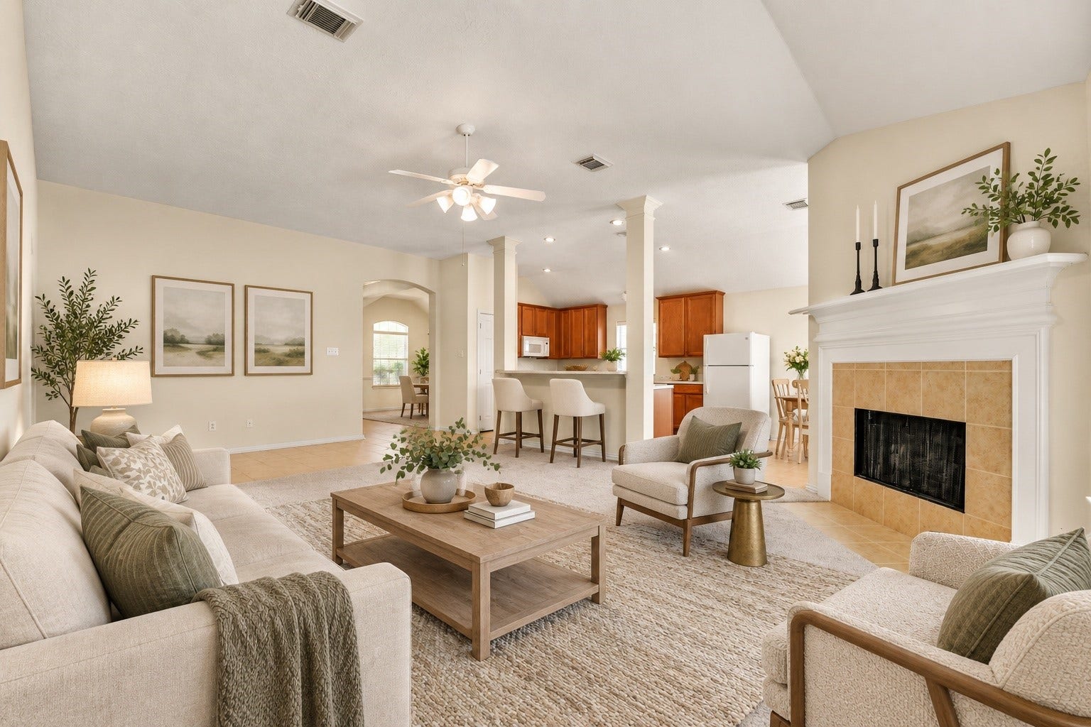5707 Emerald Brook Lane, League City, TX 77573 Warm and spacious family room (Staged)