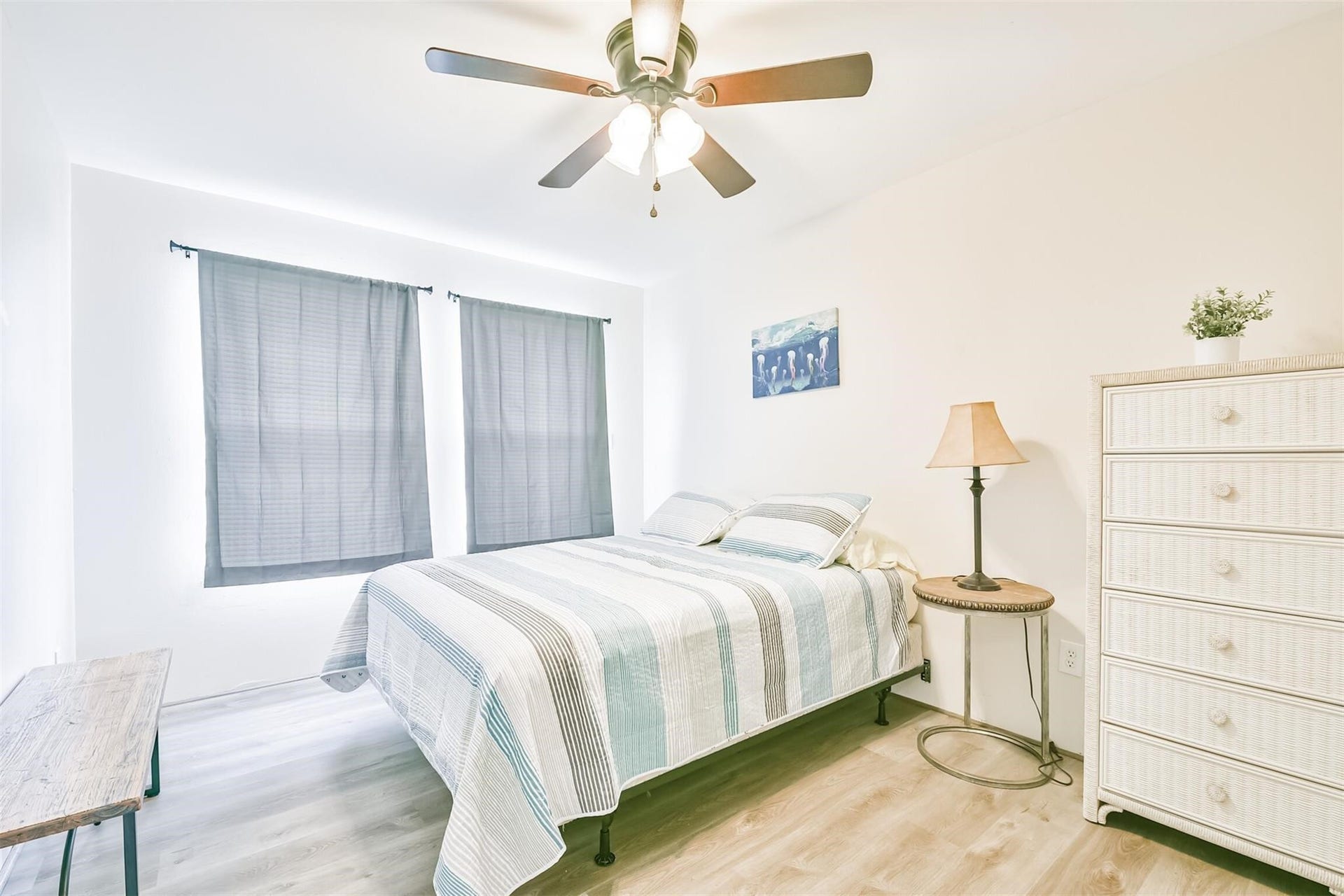 1004 20th Street, Dickinson, TX 77539 1004 20th Street, Dickinson, TX 77539