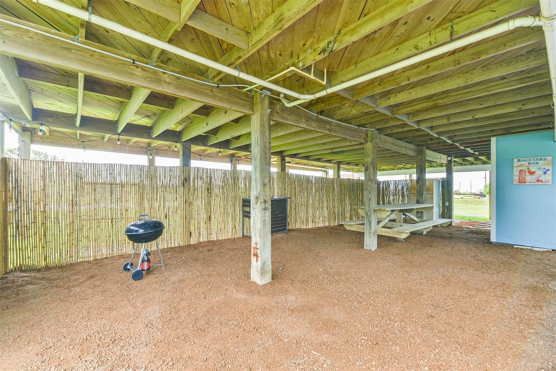 1004 20th Street, Dickinson, TX 77539 1004 20th Street, Dickinson, TX 77539