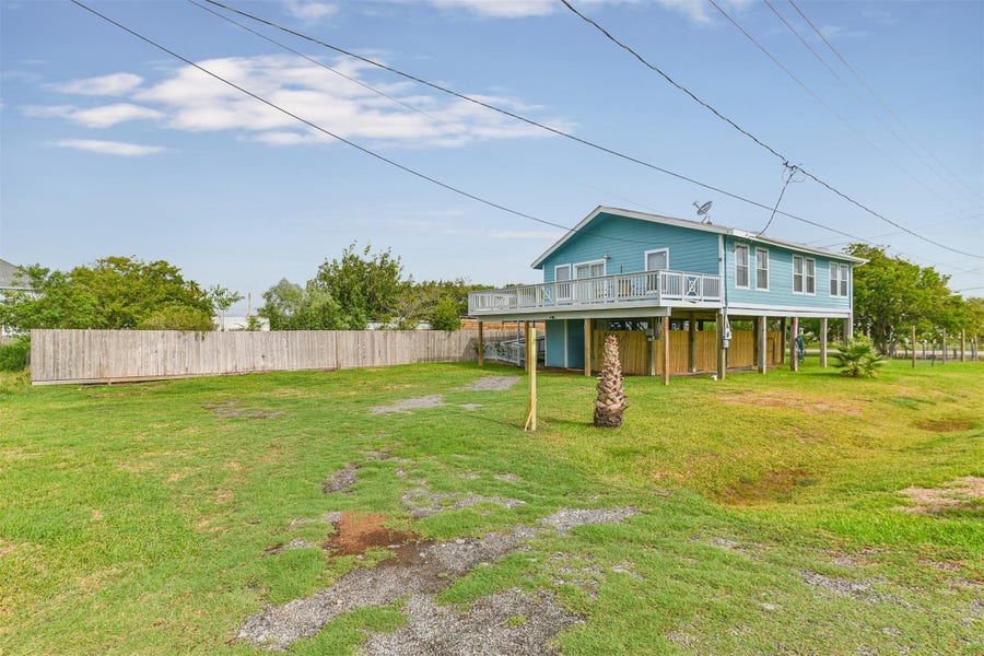 Property photo for 1004 20th Street, Dickinson, TX