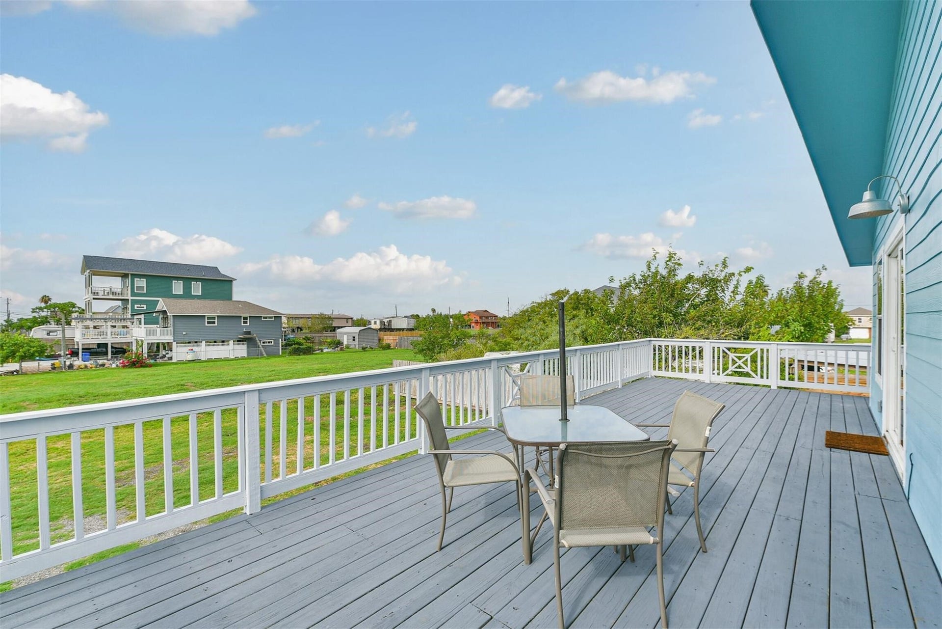 1004 20th Street, Dickinson, TX 77539 1004 20th Street, Dickinson, TX 77539
