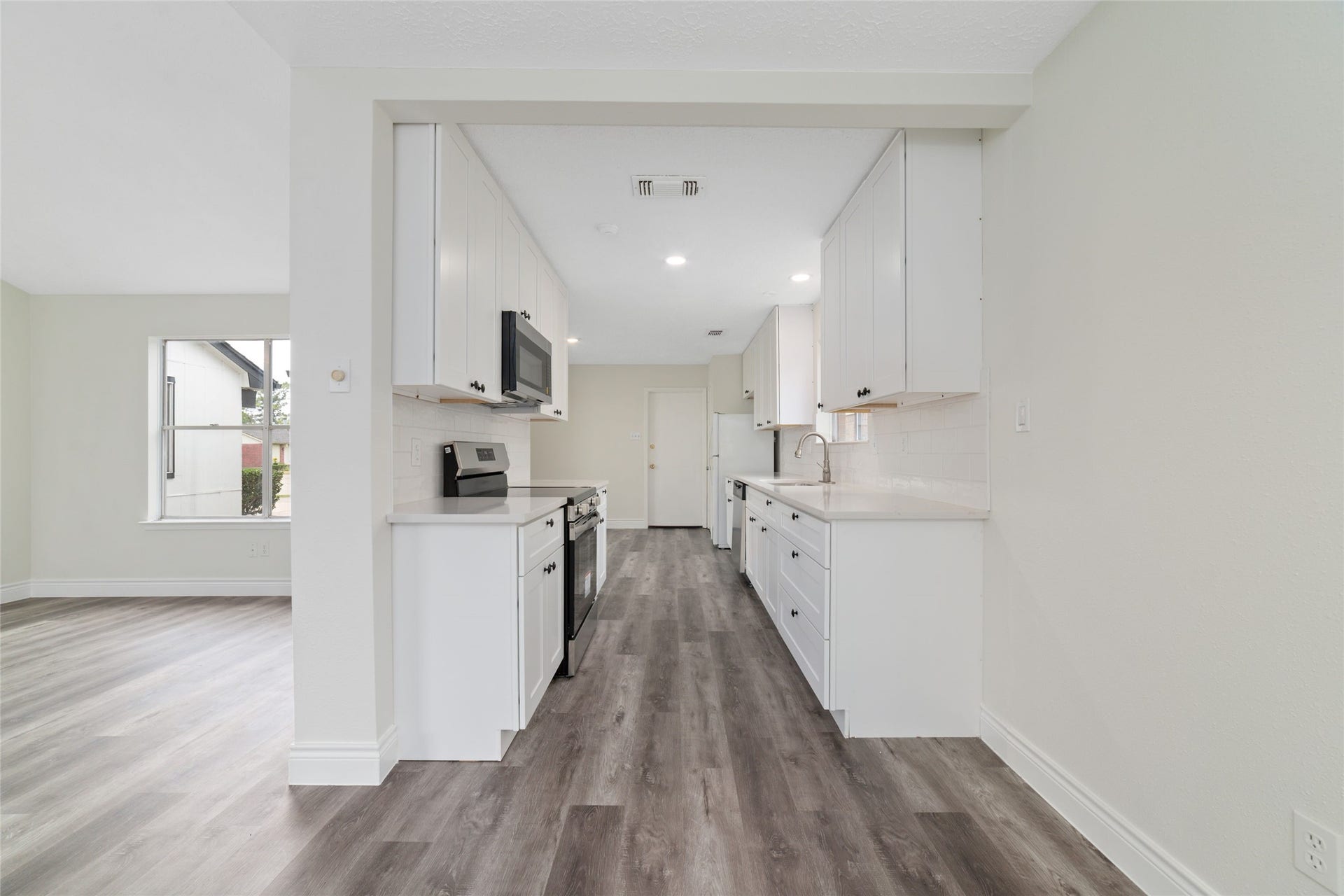 2106 Endicott Lane, Sugar Land, TX 77478 2106 Endicott Lane, Sugar Land, TX 77478