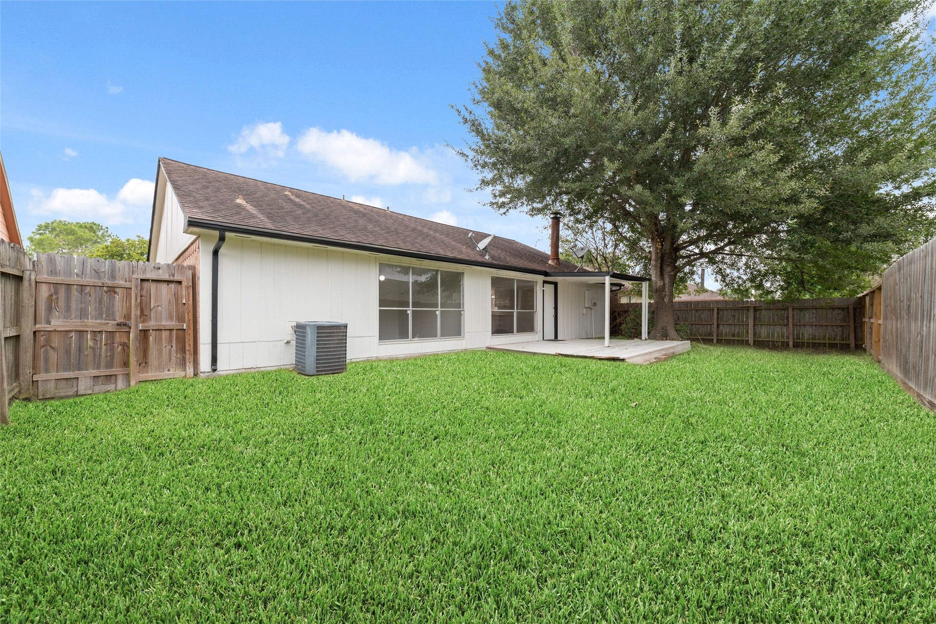 2106 Endicott Lane, Sugar Land, TX 77478 2106 Endicott Lane, Sugar Land, TX 77478