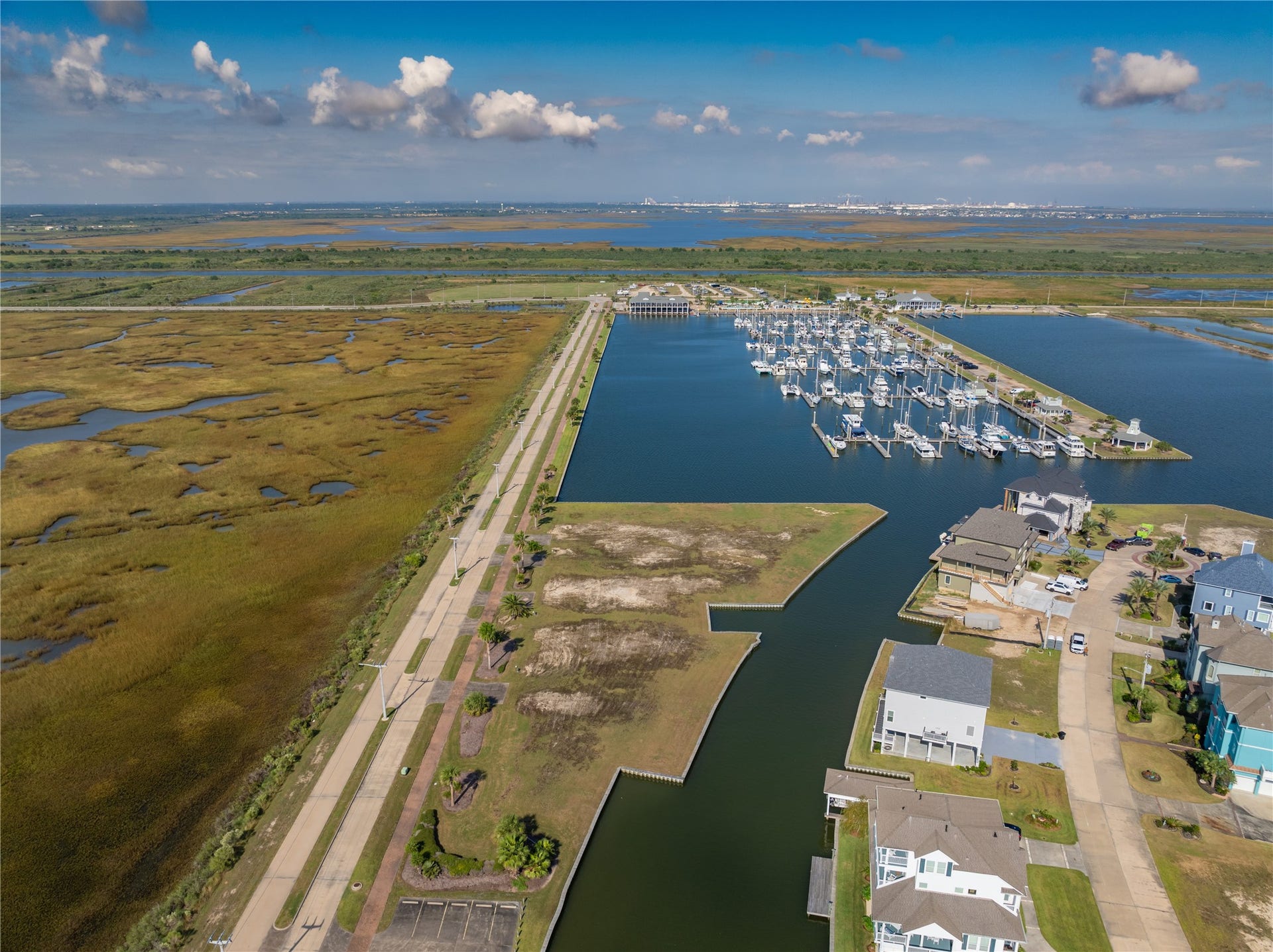 41 Shell Key, Hitchcock, TX 77563 41 Shell Key, Hitchcock, TX 77563