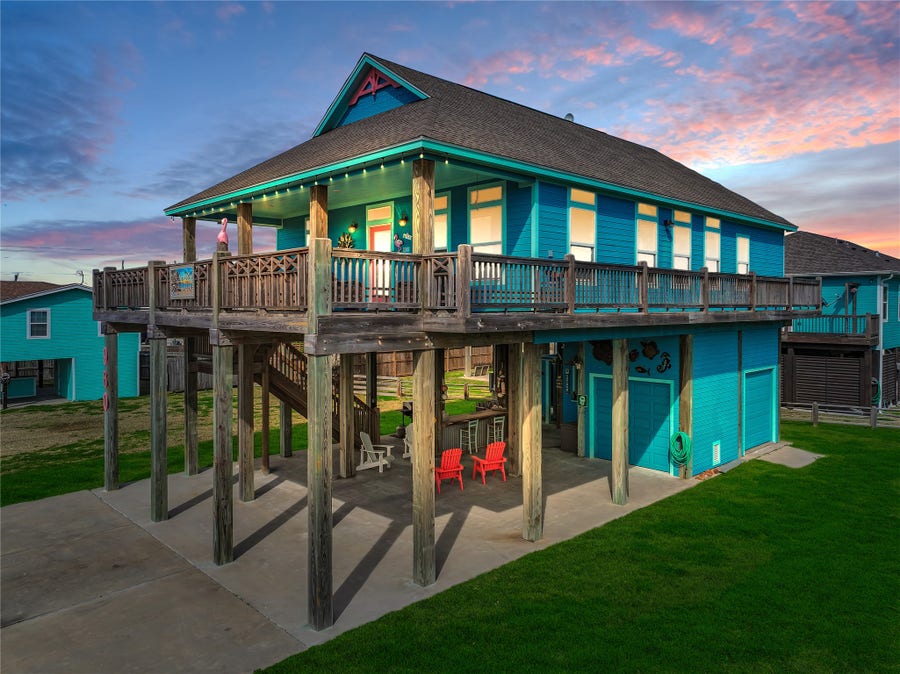 Property photo for 980 Fisherman Drive S, Crystal Beach, TX