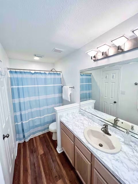 1426 Bluewater Highway, Surfside Beach, TX 77541 primary bathroom