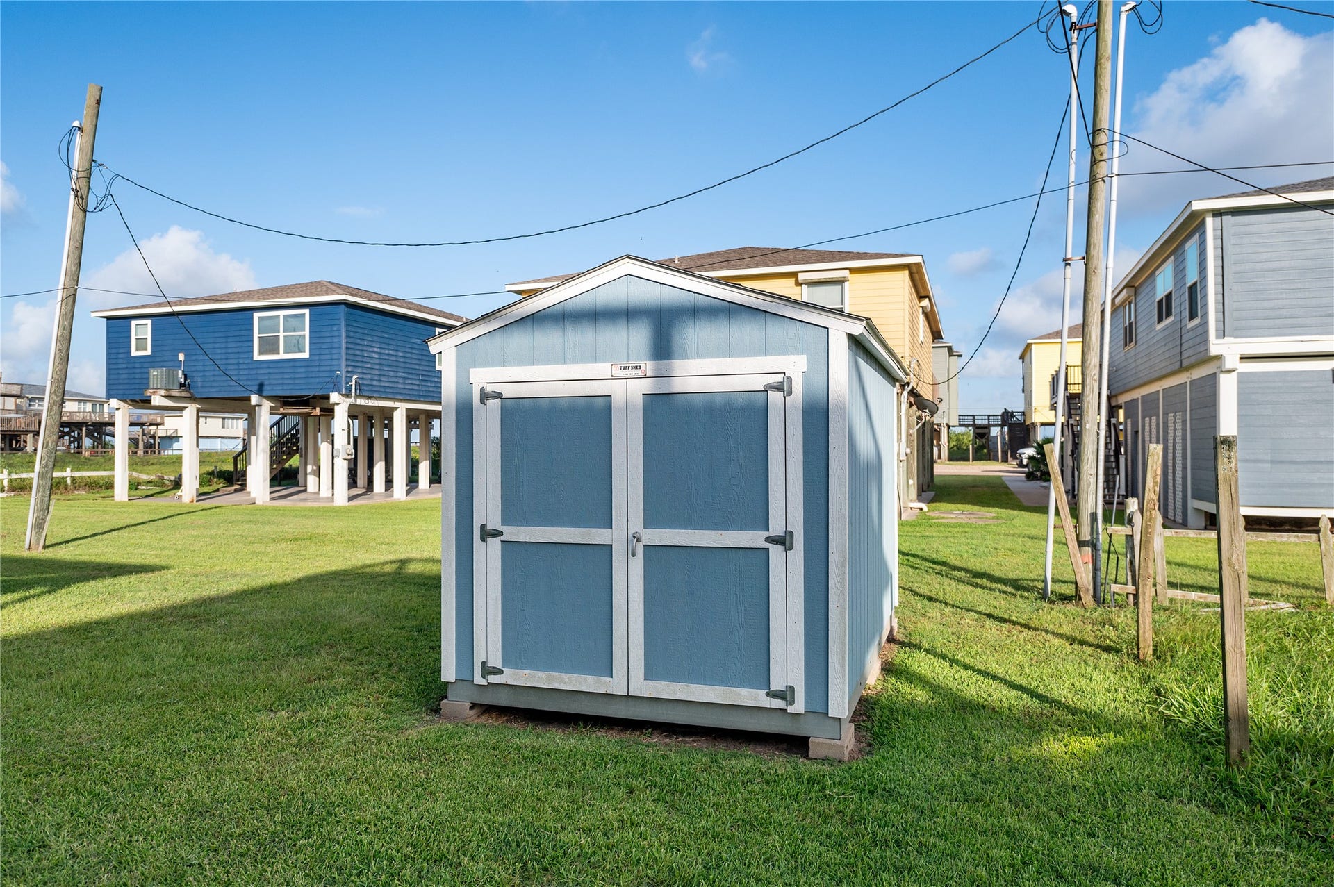 1426 Bluewater Highway, Surfside Beach, TX 77541 outdoor storage