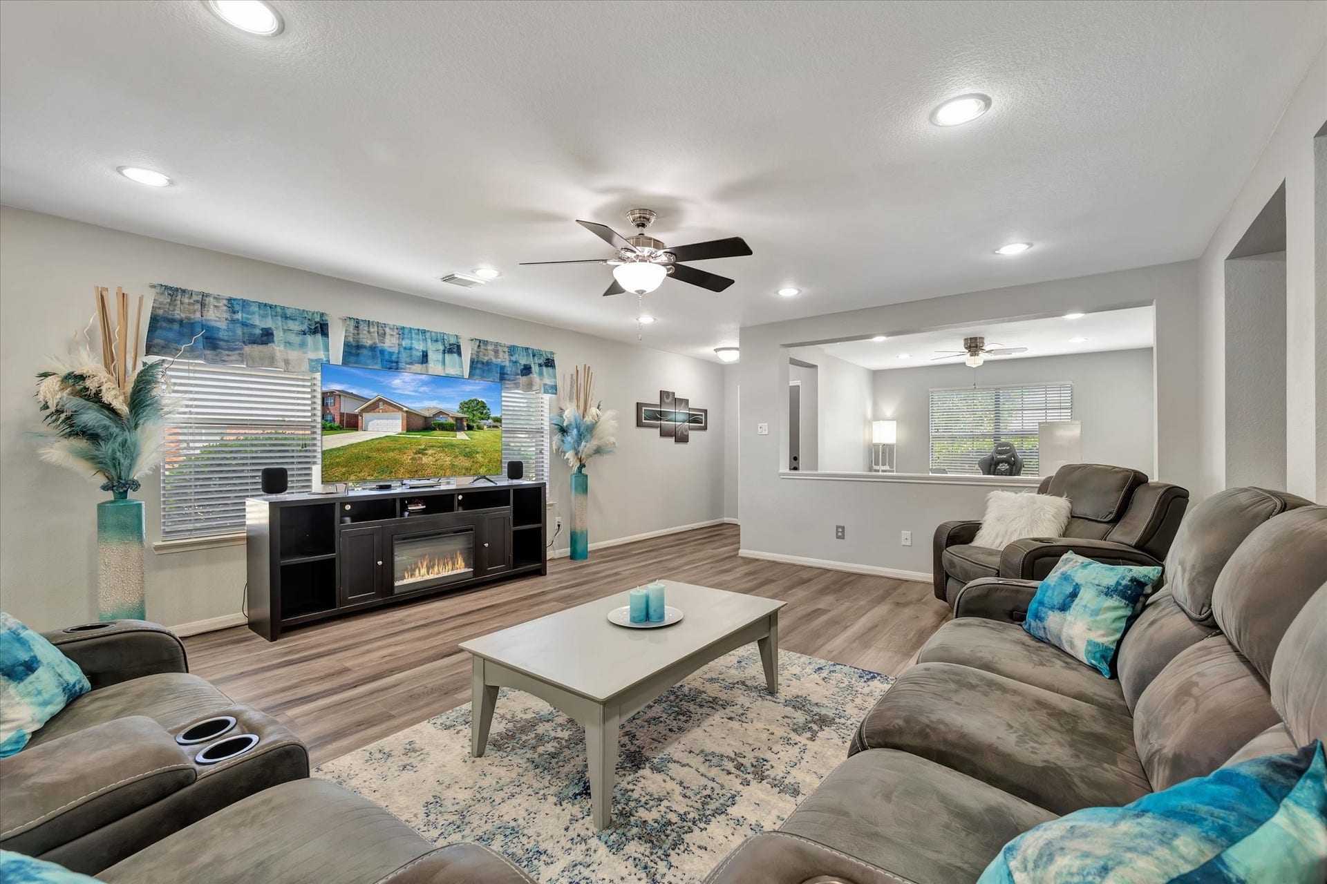 4802 Quiet Canyon Drive, Friendswood, TX 77546 Spacious enough to fit your comfy, oversized furniture.