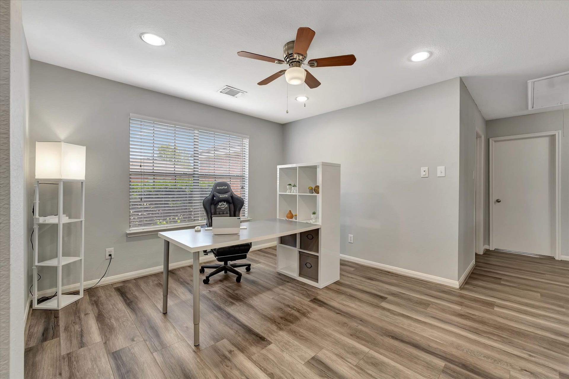 4802 Quiet Canyon Drive, Friendswood, TX 77546 Seen here as a home office, this could also make a great play room, dining room, music studio, or home gym.