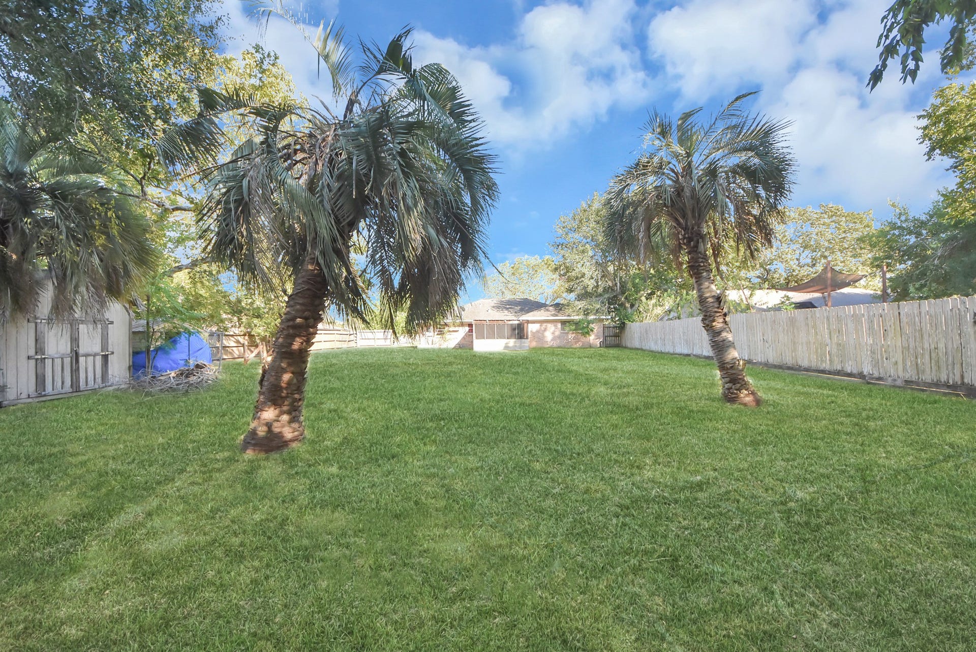 4311 Pine Shadows Street, Dickinson, TX 77539 4311 Pine Shadows Street, Dickinson, TX 77539