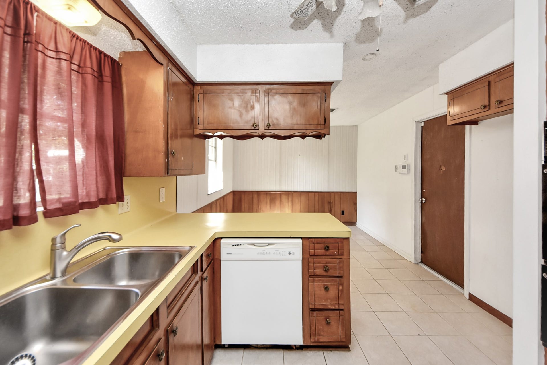 4311 Pine Shadows Street, Dickinson, TX 77539 4311 Pine Shadows Street, Dickinson, TX 77539