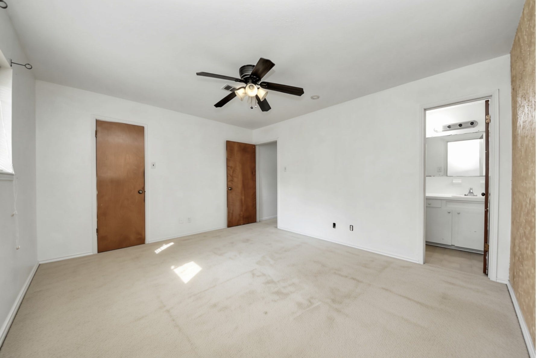 4311 Pine Shadows Street, Dickinson, TX 77539 4311 Pine Shadows Street, Dickinson, TX 77539