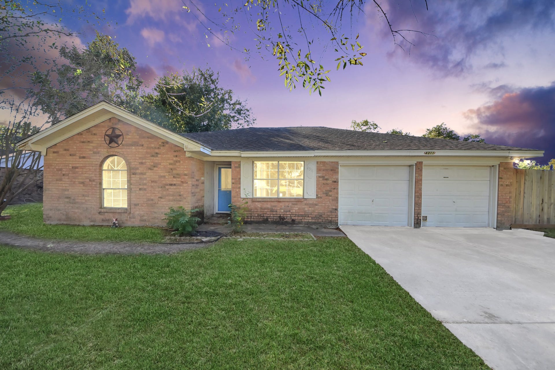 4311 Pine Shadows Street, Dickinson, TX 77539 4311 Pine Shadows Street, Dickinson, TX 77539