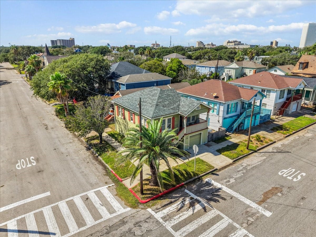 1327 16th Street, Galveston, TX 77550