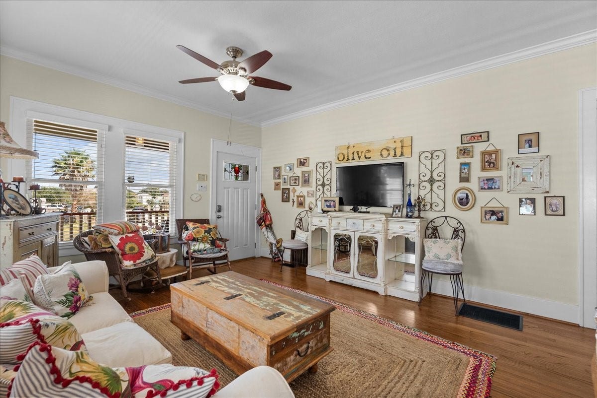 1327 16th Street, Galveston, TX 77550
