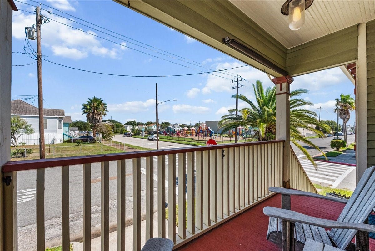 1327 16th Street, Galveston, TX 77550