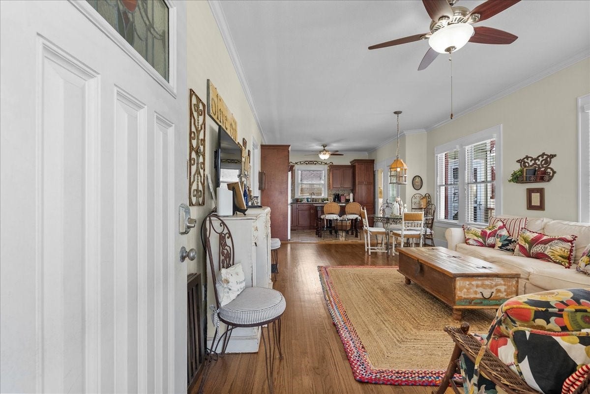 1327 16th Street, Galveston, TX 77550