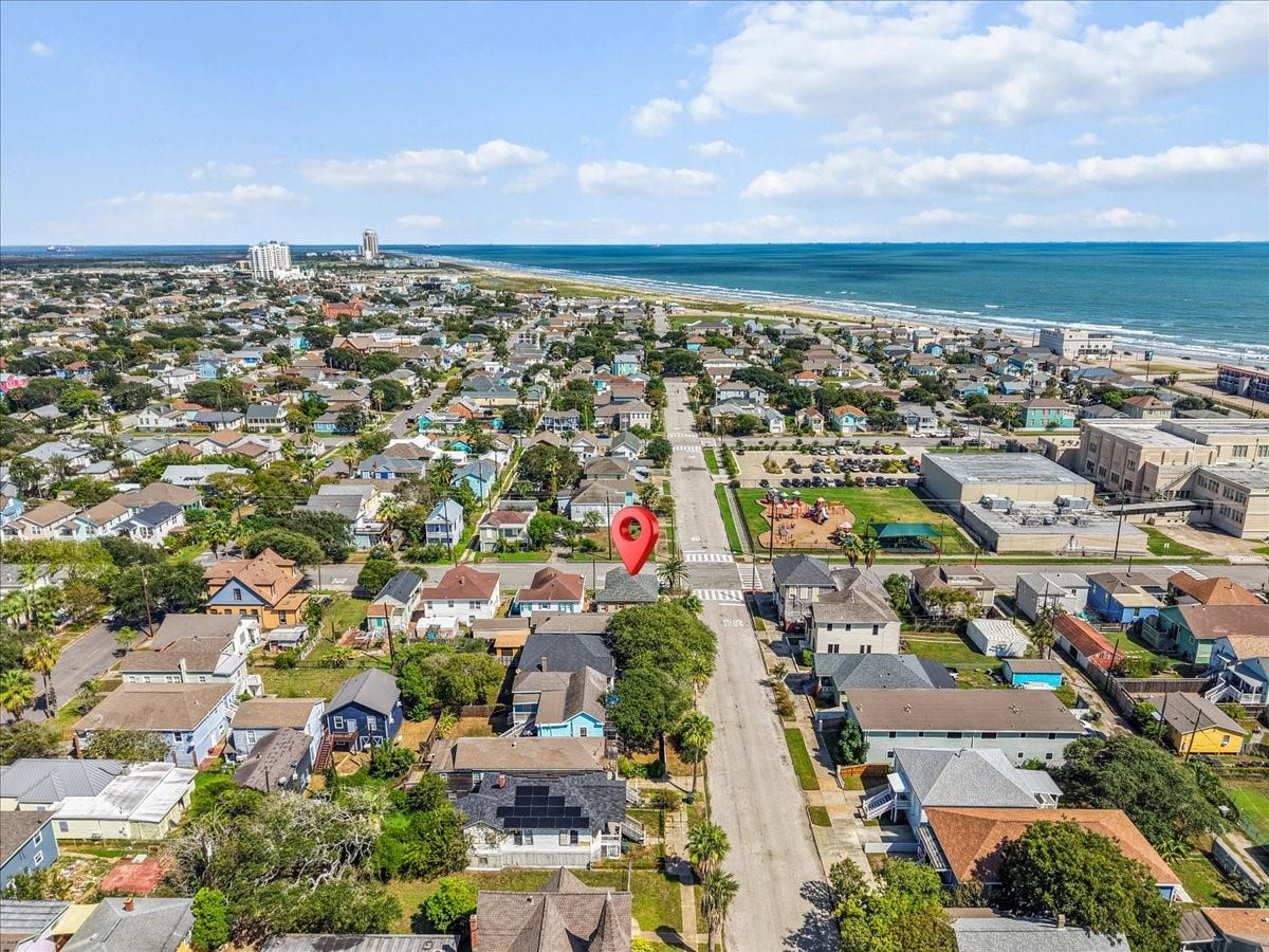 1327 16th Street, Galveston, TX 77550