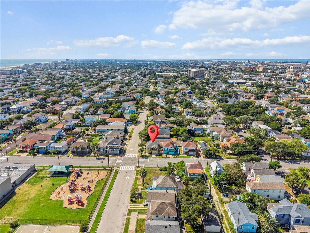 1327 16th Street, Galveston, TX 77550