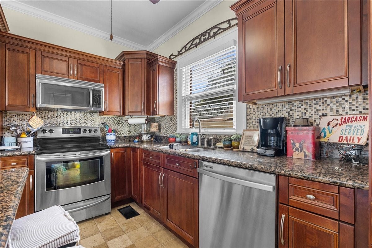 1327 16th Street, Galveston, TX 77550