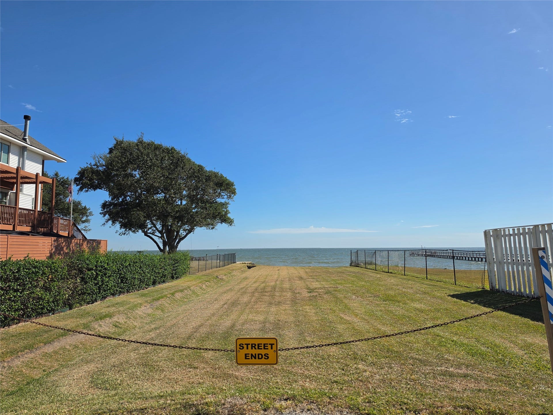 518 E Meyer Road, Seabrook, TX 77586 Bay view from just down the block!