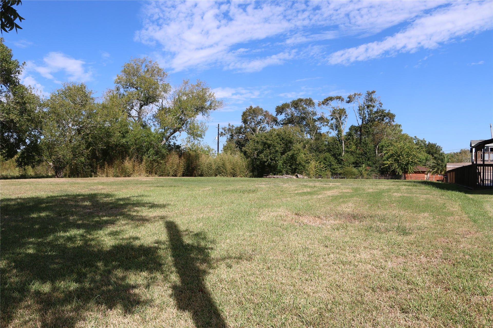 518 E Meyer Road, Seabrook, TX 77586 An ideal opportunity to bring your dream home to life!