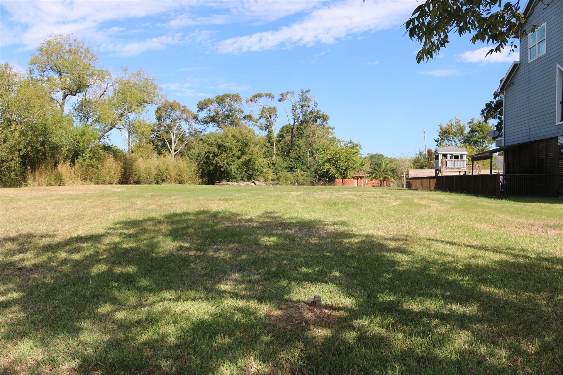 518 E Meyer Road, Seabrook, TX 77586 View from near right front corner to left back corner of lot.