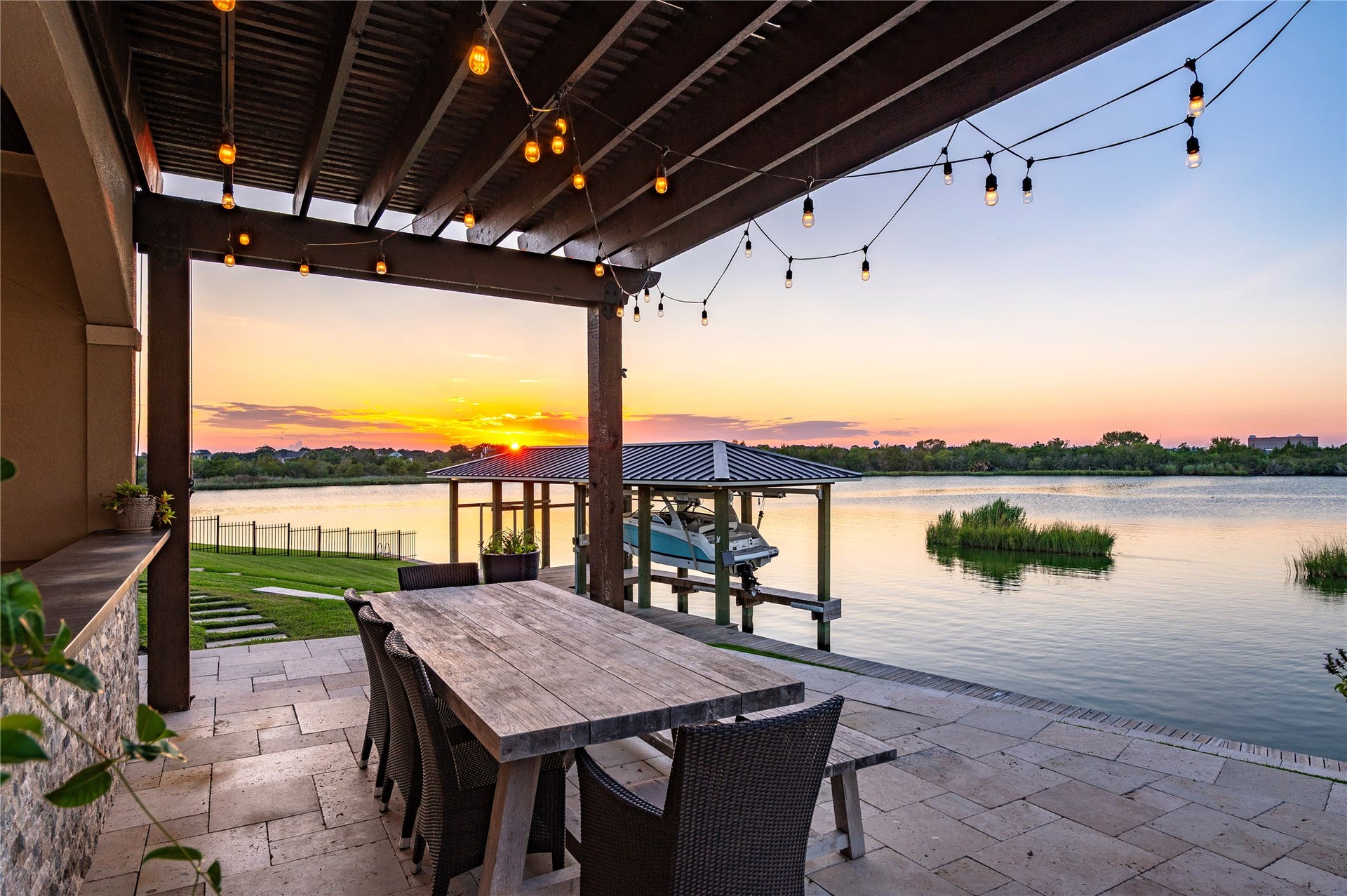 858 Signature Cove, League City, TX 77573 858 Signature Cove, League City, TX 77573