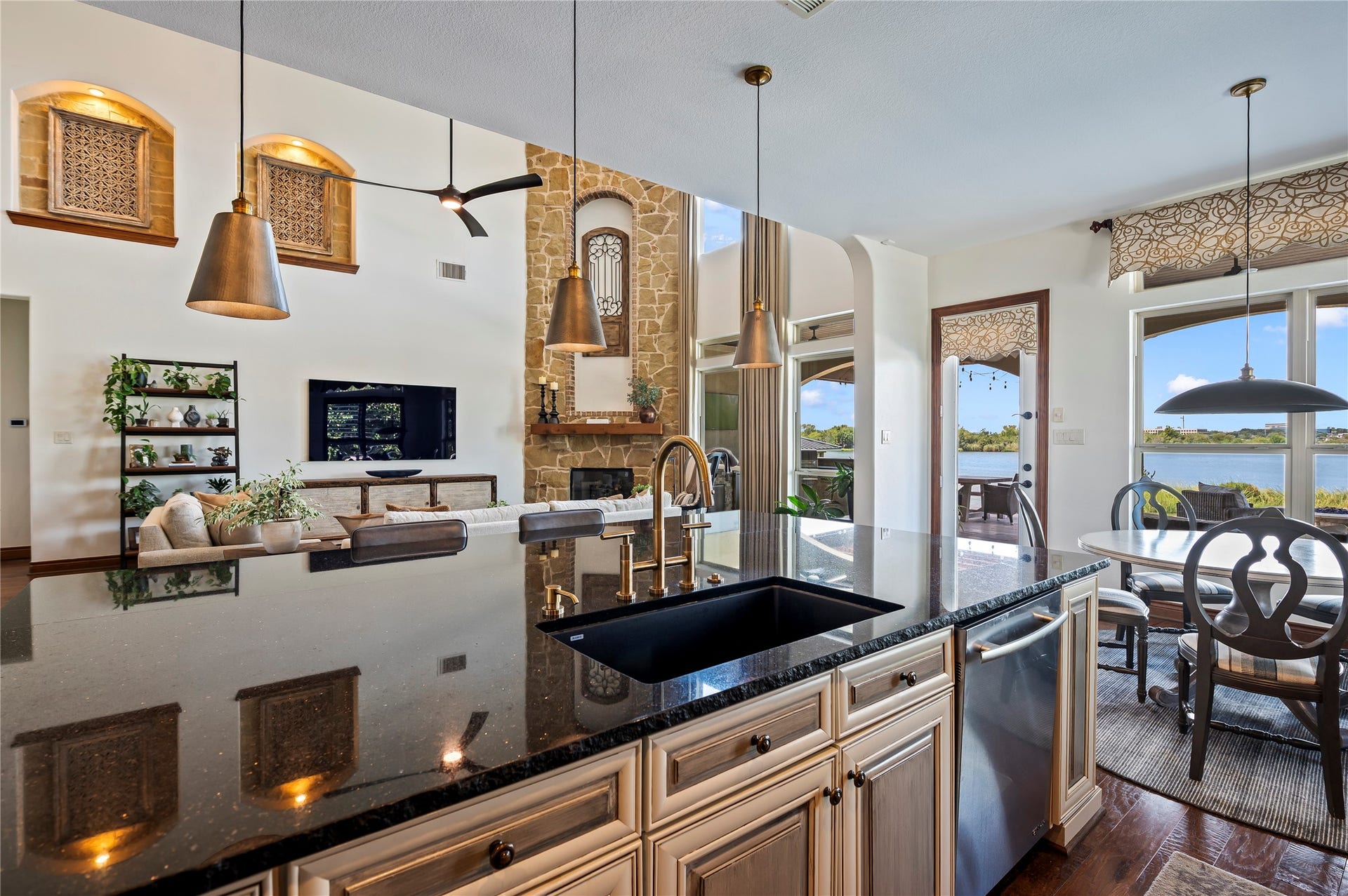 858 Signature Cove, League City, TX 77573 858 Signature Cove, League City, TX 77573