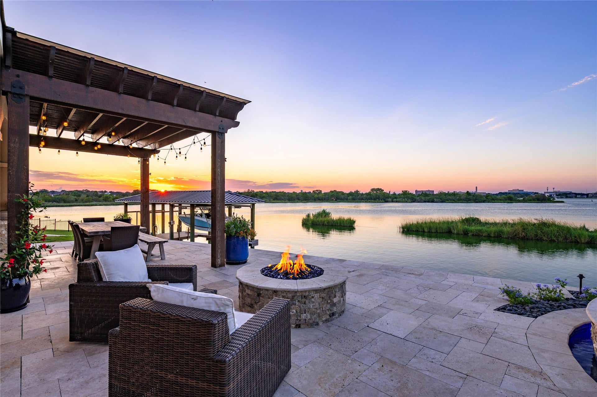 858 Signature Cove, League City, TX 77573 858 Signature Cove, League City, TX 77573