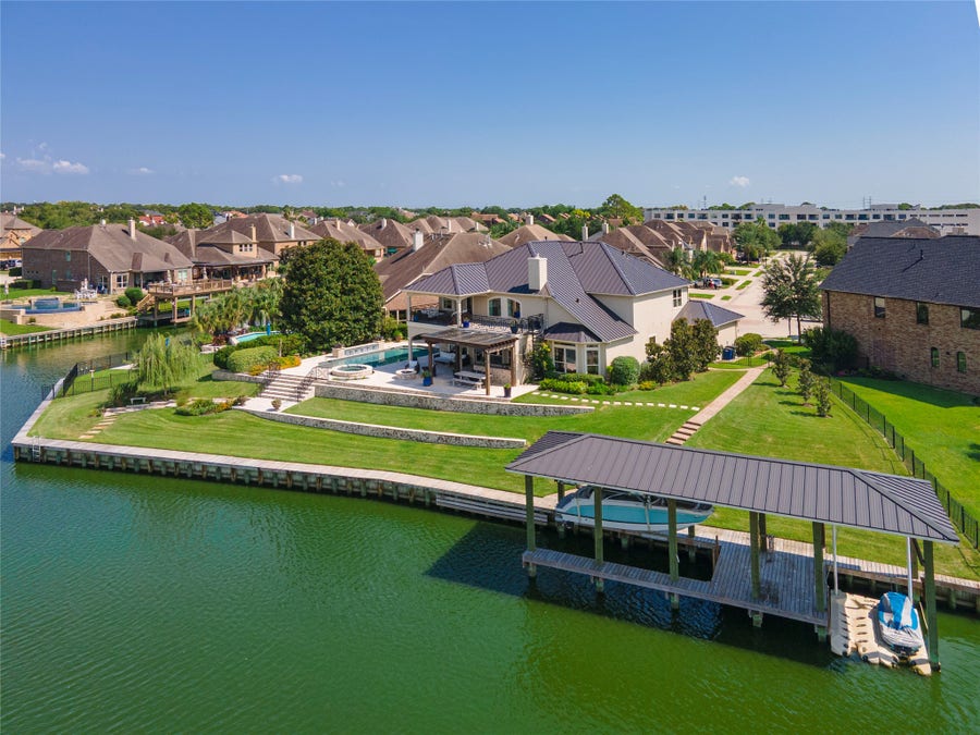 Property photo for 858 Signature Cove, League City, TX