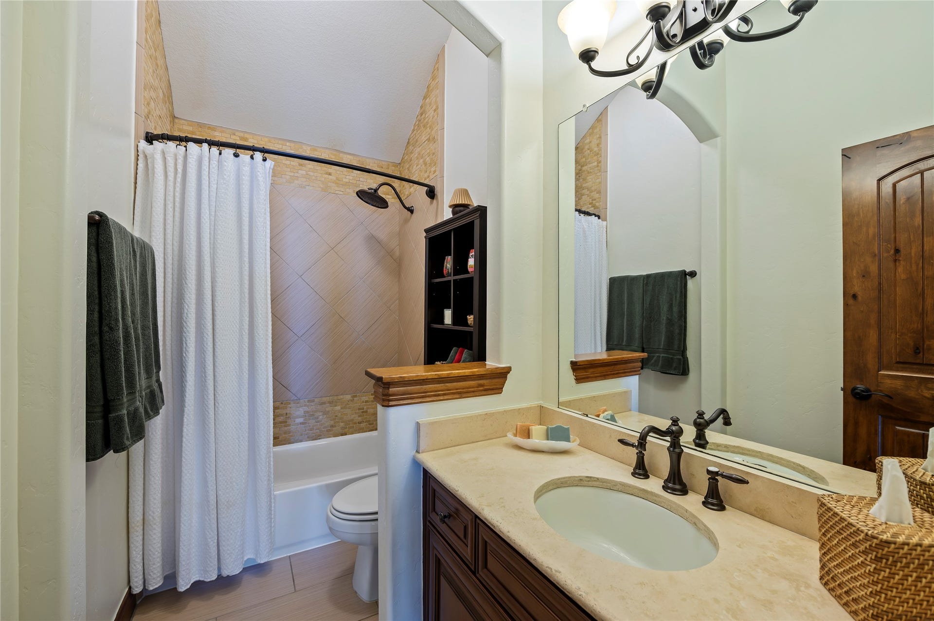 858 Signature Cove, League City, TX 77573 858 Signature Cove, League City, TX 77573