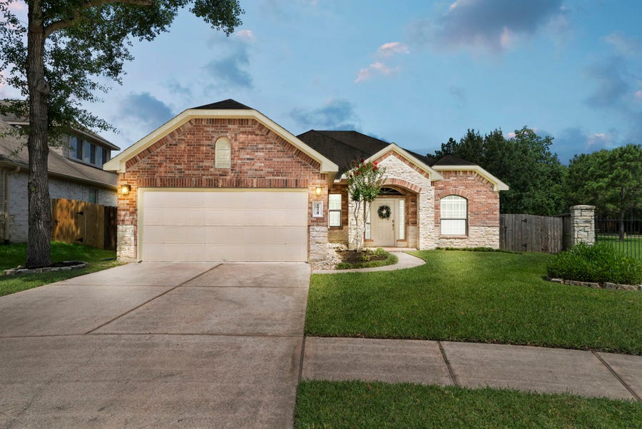 Property photo for 174 Maple Grove Drive, Conroe, TX