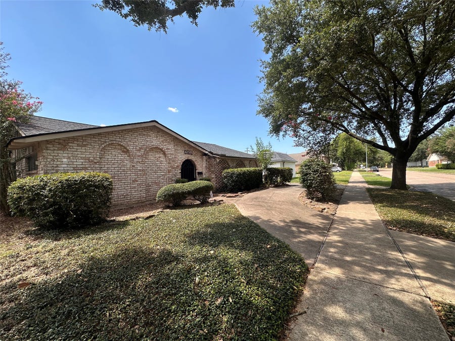 Property photo for 10902 Bob White Drive, Houston, TX