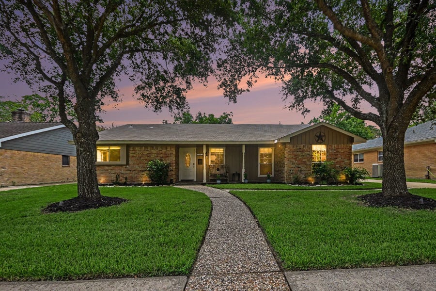 Property photo for 722 Seaway Drive, Seabrook, TX