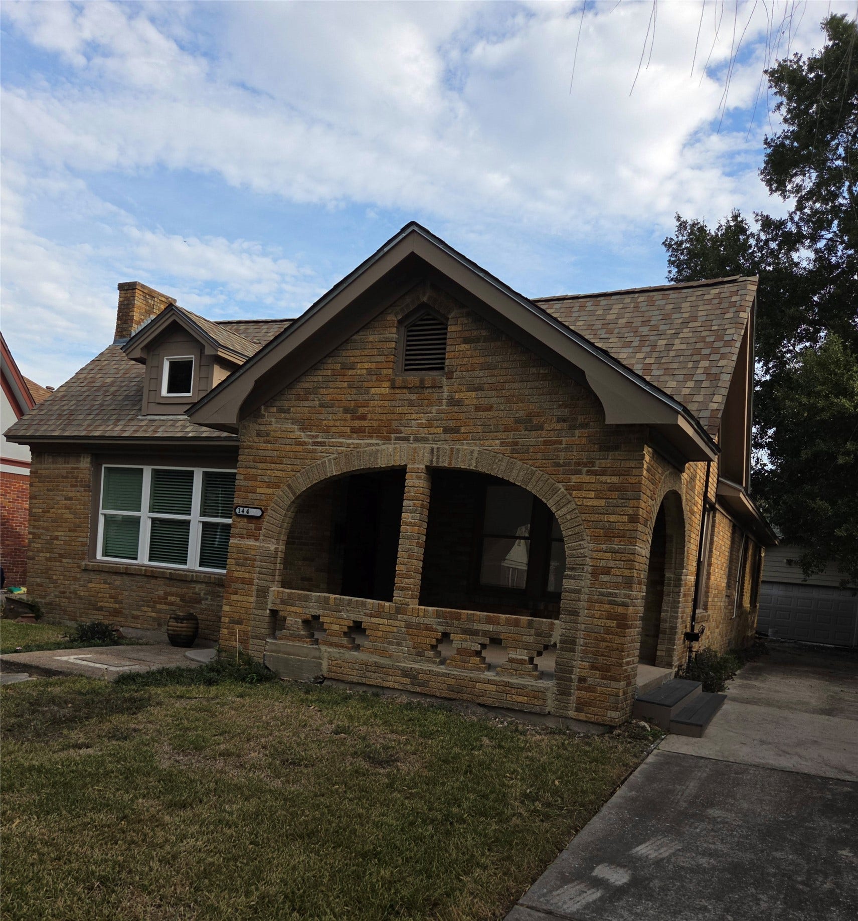 1449 Munger Street, Houston, TX 77023 front of home