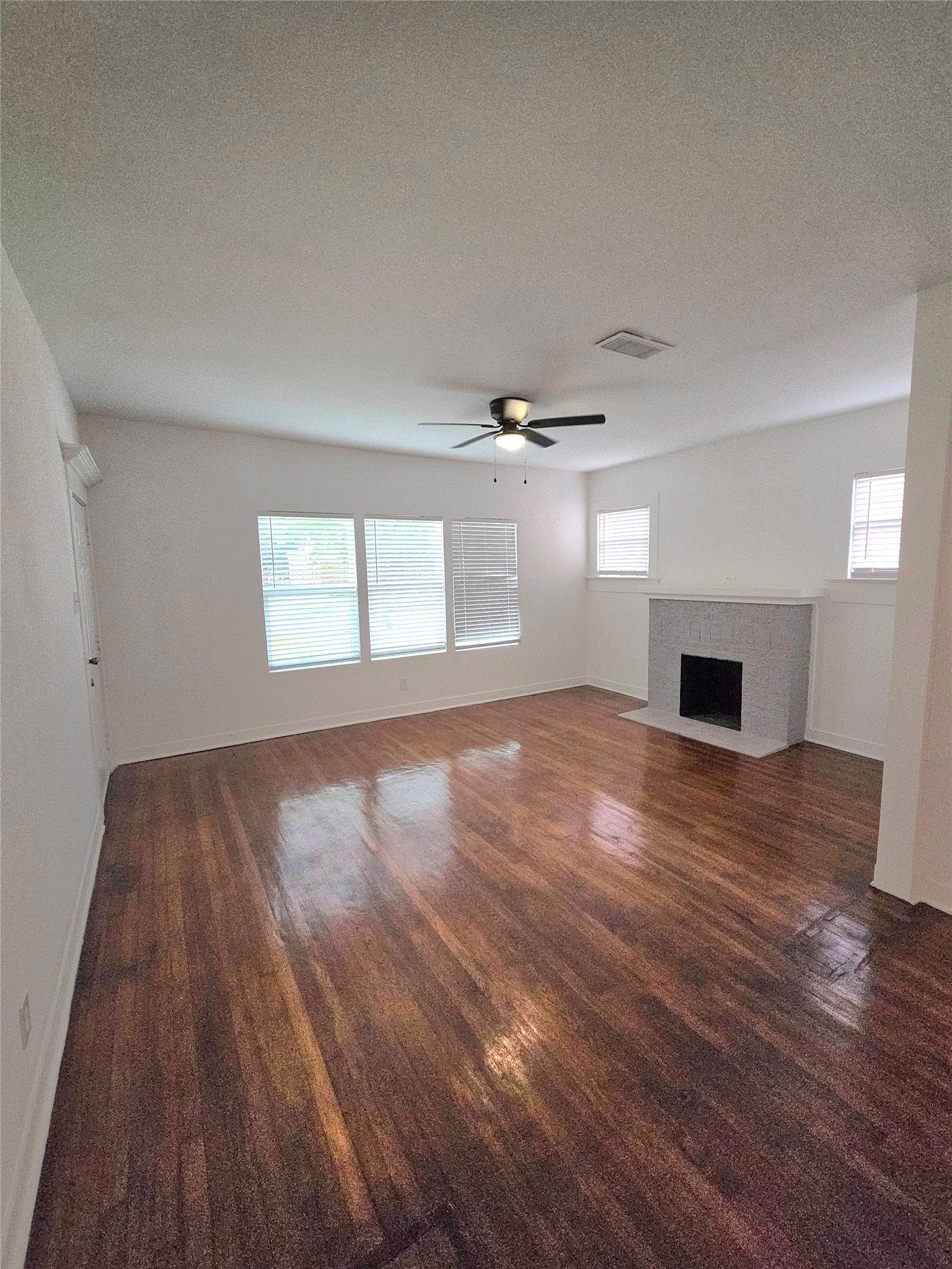 1449 Munger Street, Houston, TX 77023 original fireplace