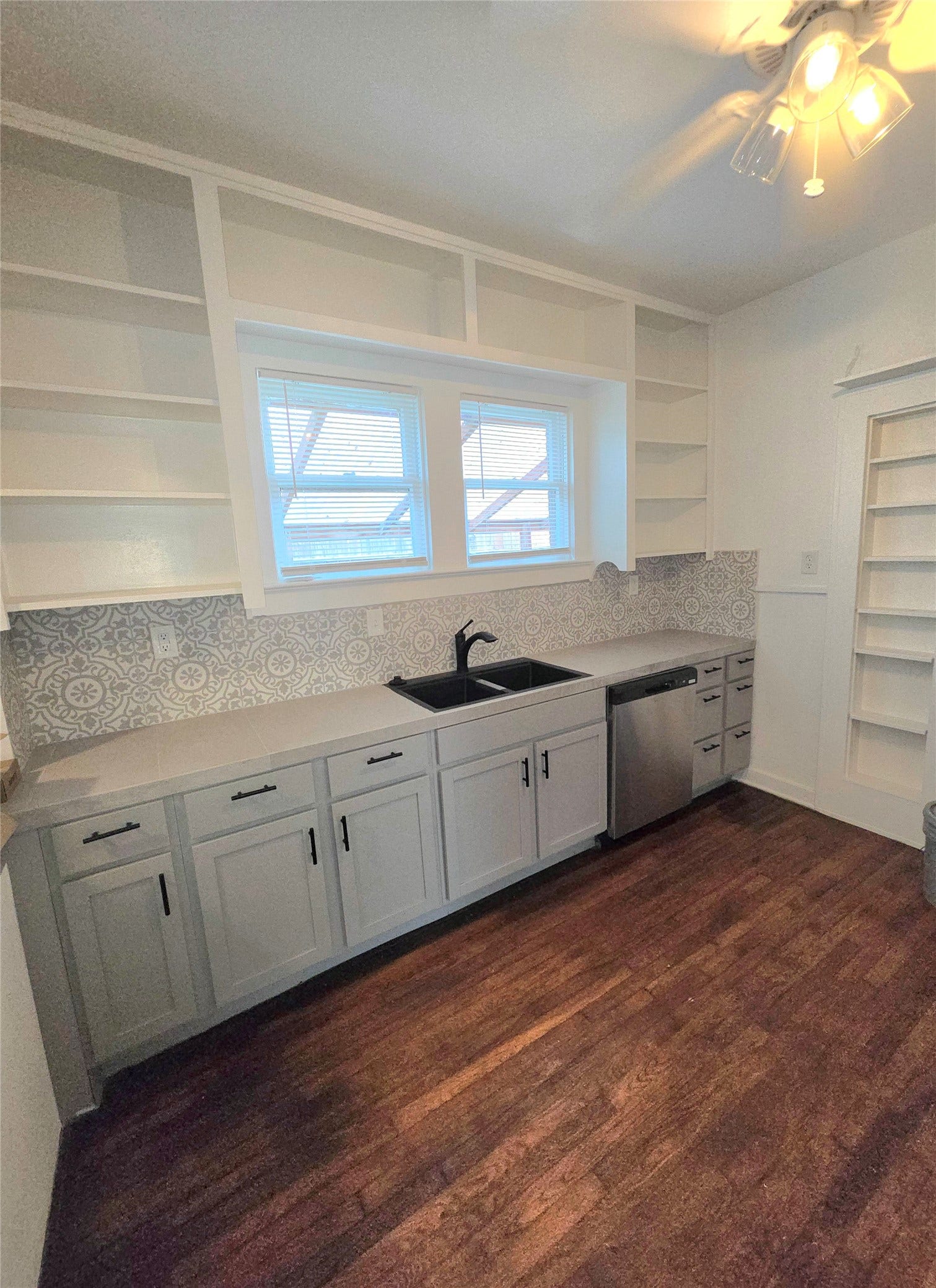 1449 Munger Street, Houston, TX 77023 everything is new!