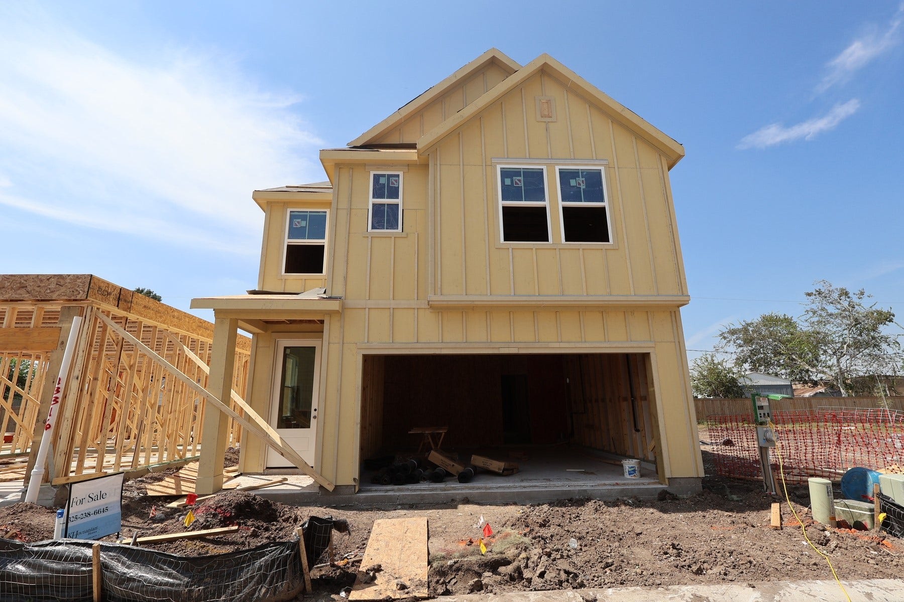 13314 Leon Hollow Lane, Houston, TX 77048 Two-story home with 3 bedrooms, 2.5 baths and 2 car garage