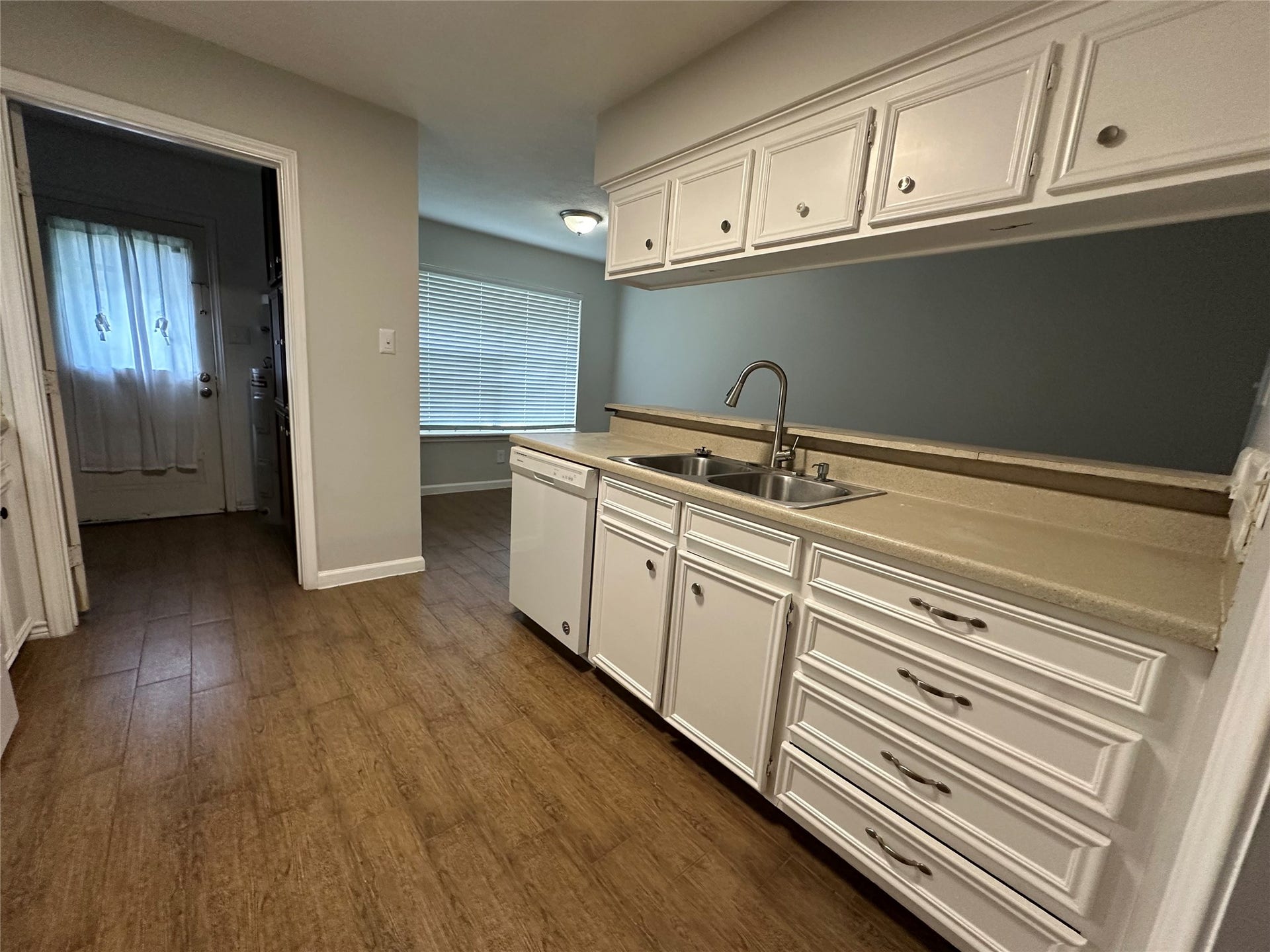 1013 Mccall Avenue, Conroe, TX 77301